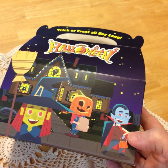 Halloween Treat boxes for handing out holiday goodies, pk of 12 - Picture 3 of 6